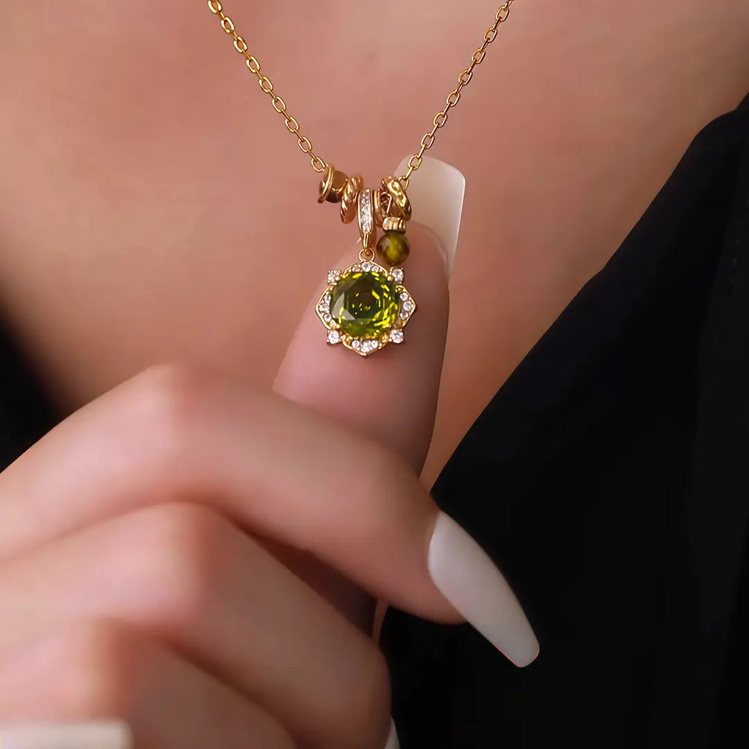 Hasukage Necklace