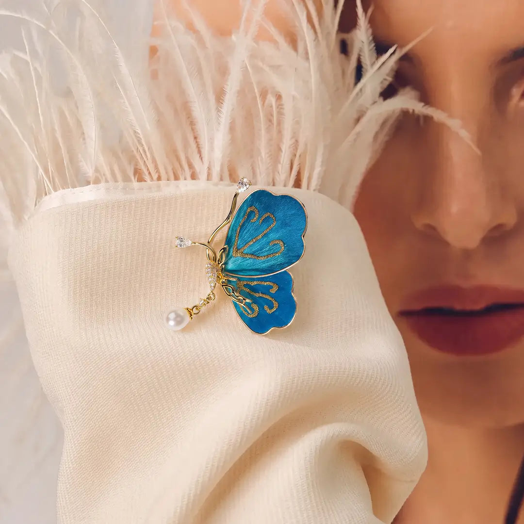 Chōkasumi Brooch