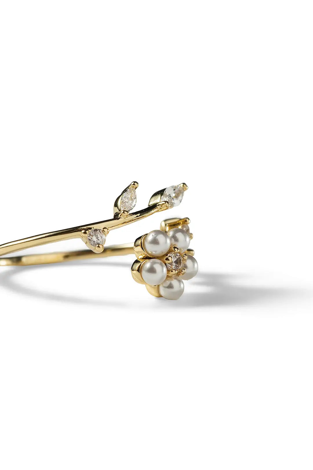 Aiko Tanaka Konoha ring side view, a gold leaf branch band with tiny pearls and crystals, on a white background
